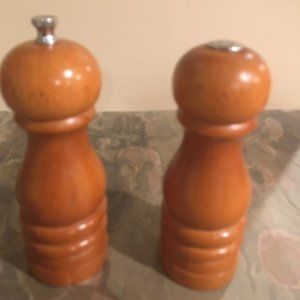 Wood salt and pepper shaker and grinder